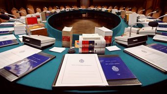 bot, bitcoin y transgenero, nuevas palabras en el diccionario de la rae