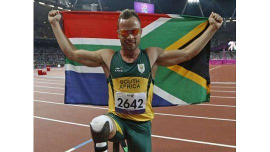 Atleta Pistorius, acusado de asesinato, podrá viajar al exterior