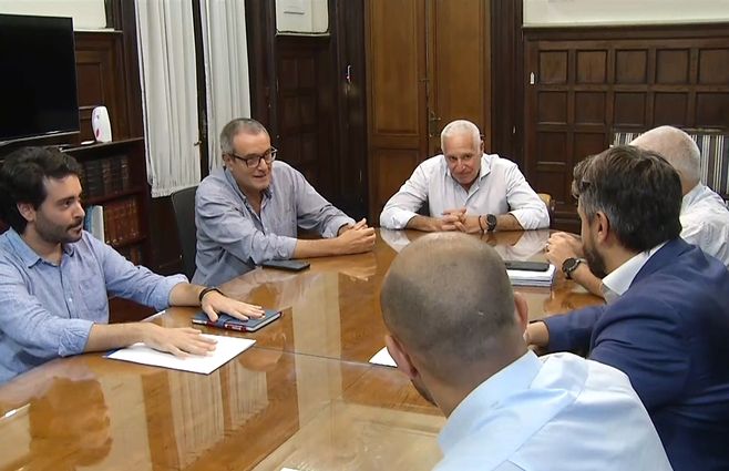 reuinon-saavedra-y-negro