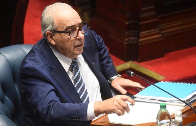 Ministro Fratti en la interpelación en el Senado. Foto: FocoUy.