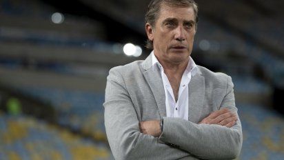 eduardo acevedo ya asumio en defensor sporting sustituyendo a gregorio perez