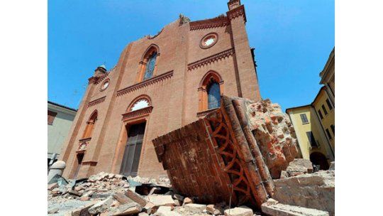 Otro terremoto sacude norte de Italia: quince muertos