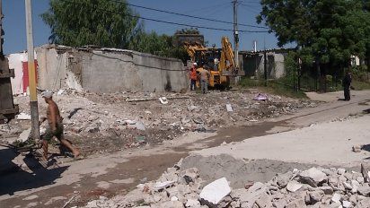 libertad vigilada y la obligacion de trabajar para dos usurpadores de viviendas
