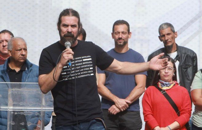 Sergio Sommaruga en el acto del PIT-CNT por el Día de los Trabajadores. Foto: FocoUy