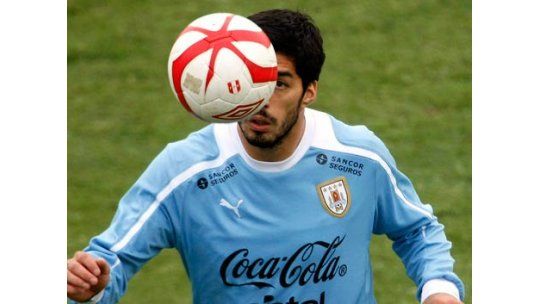 Y un día volvió Suárez a entrenar con pelota, fue este sábado