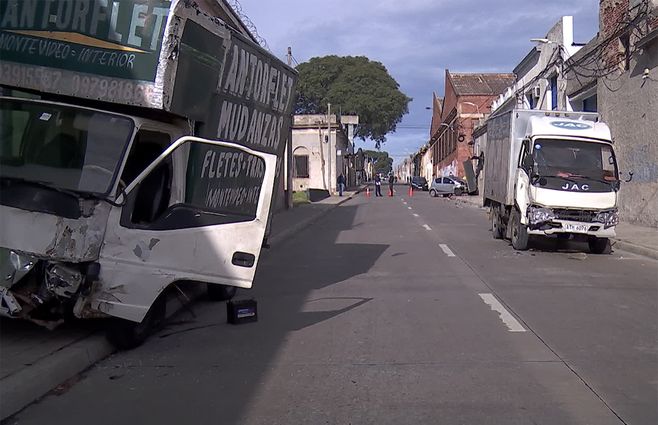 Choque Entre Dos Camiones Y Un Auto Dejó A Un Conductor Lesionado En Belvedere 6722