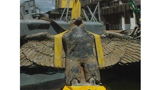 Traban la subasta del águila del Graff Spee