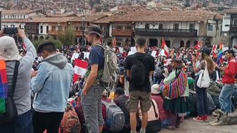 Imagen de archivo de turistas varados en Perú en diciembre de 2022. Foto: AFP