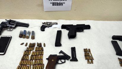 Las armas incautadas en los allanamientos en el Cerro en el marco de la Operación Hurón