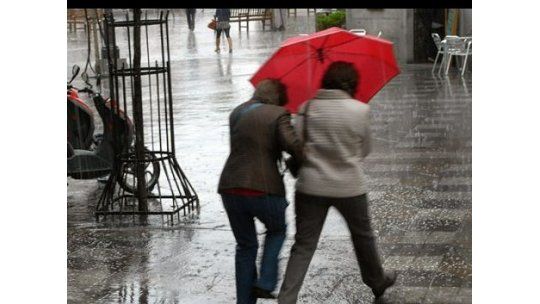 Mañana vuelven las lluvias y se quedan hasta el martes