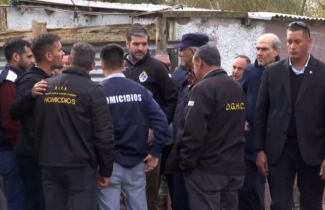 Ministro Martinelli en el lugar del cuádruple homicidio, en barrio Maracaná.