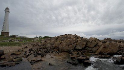 nuboso con maxima de 15ºc en montevideo y probabilidad de precipitaciones