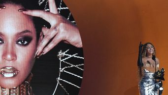 beyonce lidera carrera hacia los premios grammy con 11 nominaciones