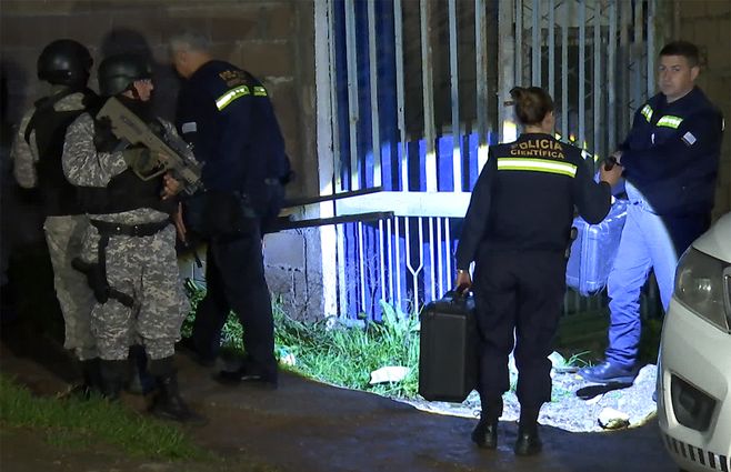 policias-republicana-cientifica-investigacion-homicidio-delfino
