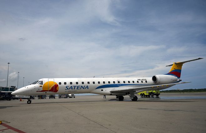 Imagen de archivo de un avión de la aerolínea Satena. Foto: AFP