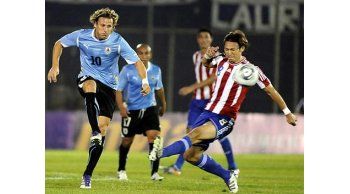 Pablo Forlán confirmó que Diego no podrá jugar ante Chile