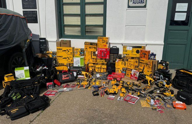 Foto: Aduanas. Herramientas y otros artículos incautados, comprados en el exterior.