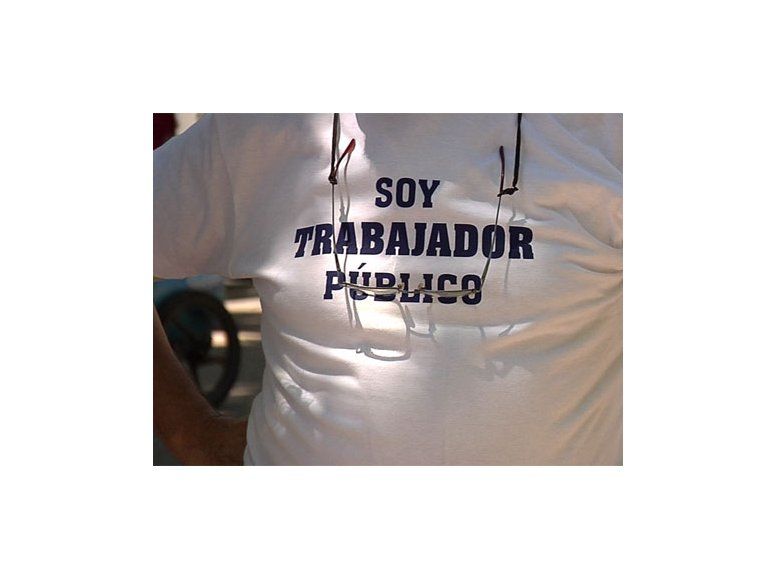 Funcionarios públicos percibirán aumento de 7.48%