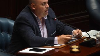 Nicolás Viera en Comisión Permanente. Foto: Foco UY