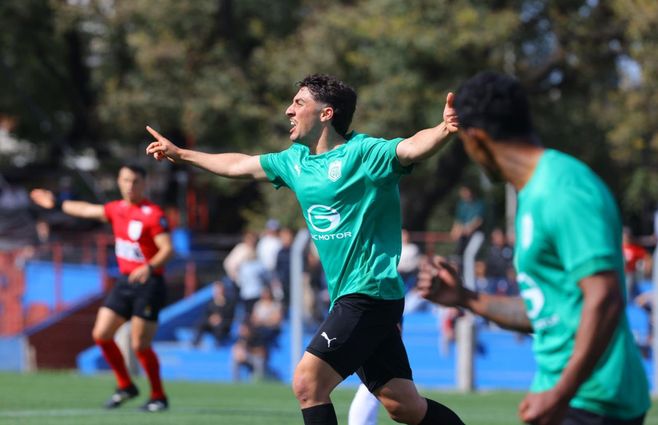 Martín Parodi marcó el primer gol del equipo de Suárez y Messi en el fútbol uruguayo. Foto: FocoUy