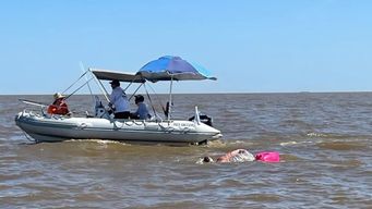 medico uruguayo que quiso cruzar a nado el rio de la plata fallecio de un paro cardiaco