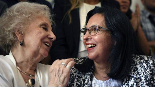 Abuelas de Plaza de Mayo