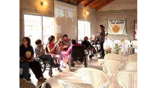 Entregaron 22 viviendas para personas con discapacidades motrices