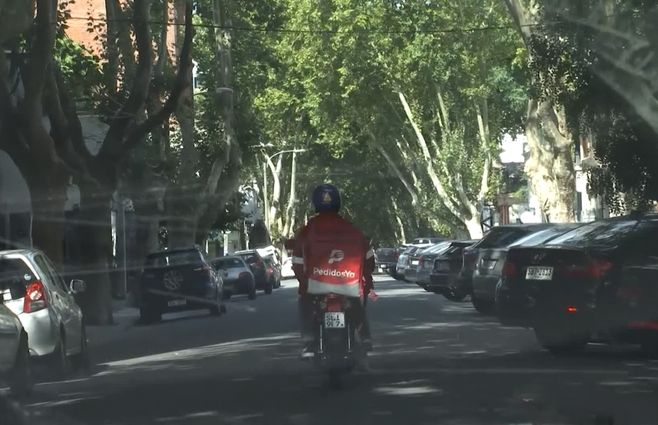 pedidos-ya-moto-repartidor-apps-delivery