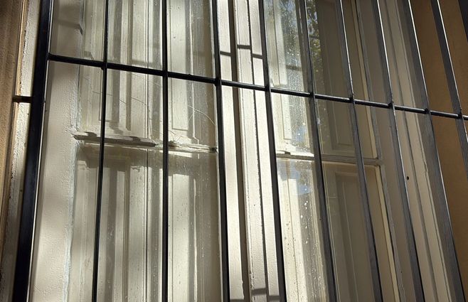 Foto: Subrayado. Casa apedreada en Cordón.