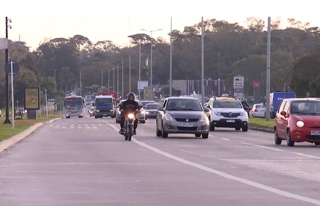 transito-montevide-autos-vehiculos.jpg