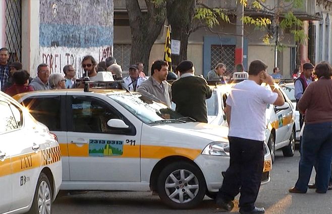 conflicitividad-laboral-paro-taxis.jpg