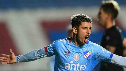 nacional le gano 5 a 1 a cerro en el parque central