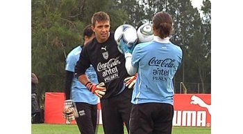 Uruguay entrena sus manos con la pelota argentina, Tango 2012