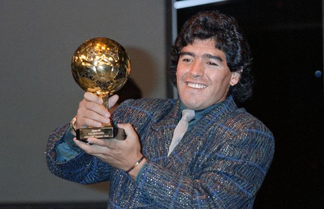 MARADONA--BALÓN-DE-ORO--1986.jpg