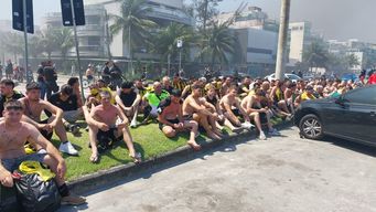 justicia de brasil determino entrega del menor hincha de penarol a sus padres y el retorno a uruguay