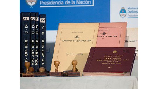 Hallan 280 actas originales y secretas de la dictadura argentina