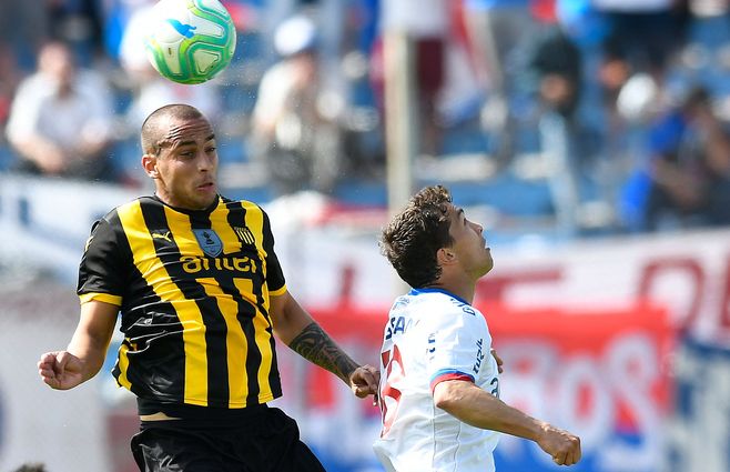 Nacional-Penarol-clasico-guzman-pereira.jpg