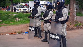 la teja: policia desplego operativo para aclarar homicidio; hay 6 detenidos y droga incautada