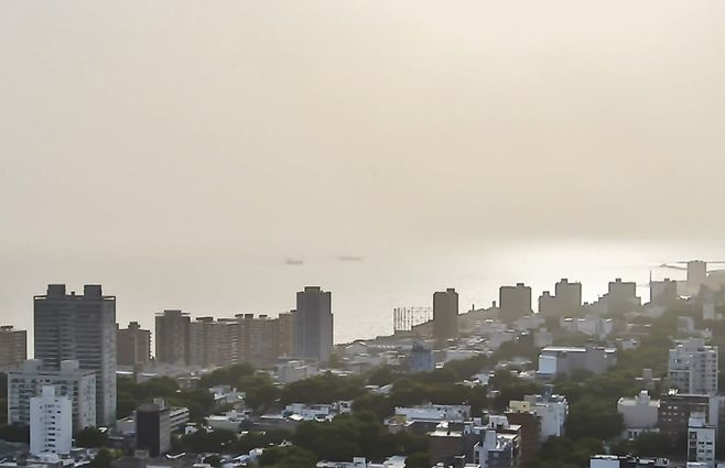 cielo-montevideo-nube-polvo-inumet