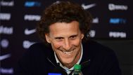 Forlán asumió el privilegio de ser DT interino de la Celeste y habló de Suárez: Sí, él está seleccionable, es uruguayo