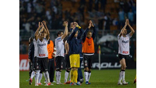 Corinthians llega a su primera final eliminando al último campeón