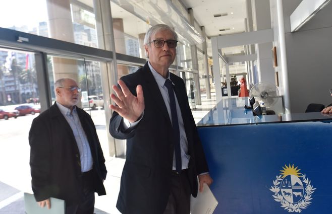 Raúl Montero, presidente de OSE, ingresa a Presidencia, julio 5 de 2023. Foto: FocoUy.