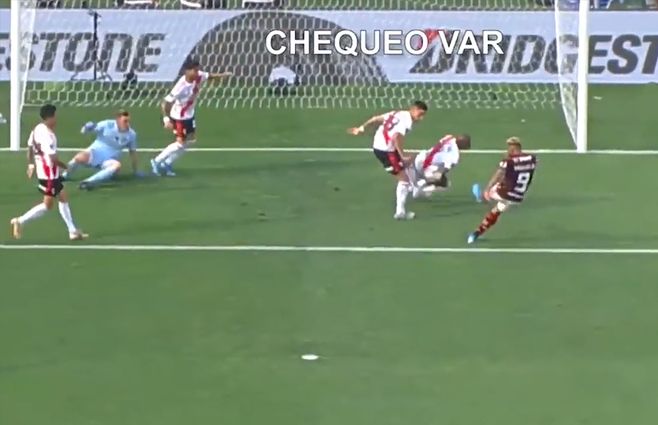 var-flamengo-river-de-la-cruz-mano.jpg