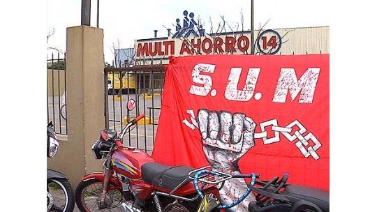 Trabajadores de Multiahorro ocupan más de 20 supermercados