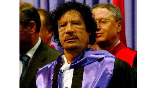 Rebeldes creen que Gadafi está en un pequeño agujero