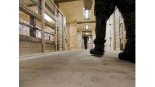Policías analizan huelga por la crisis carcelaria