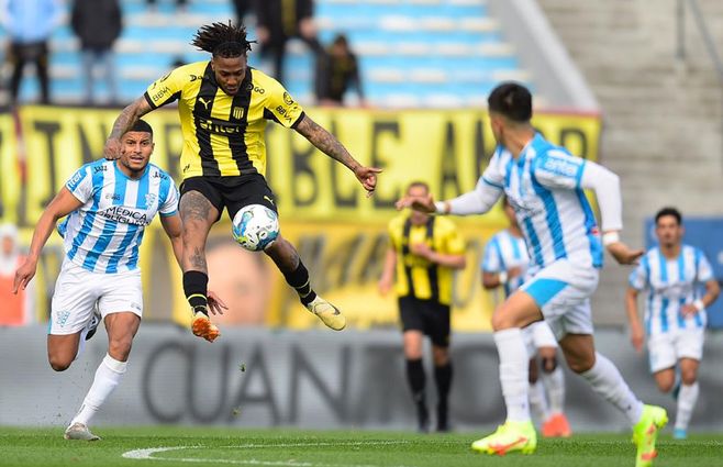 Peñarol - Cerro. Foto: FocoUy.