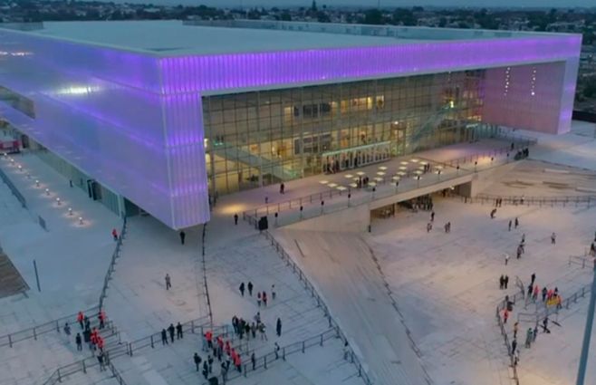 Antel Arena, ubicado en el centro geográfico de Montevideo, tiene rápido acceso a varios centros de salud cercanos.