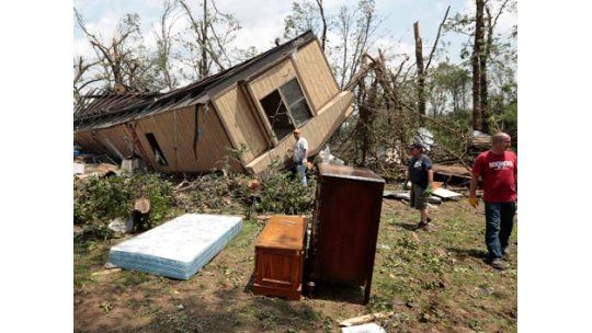 Ascienden a 91 los muertos por el tornado gigantesco en Oklahoma