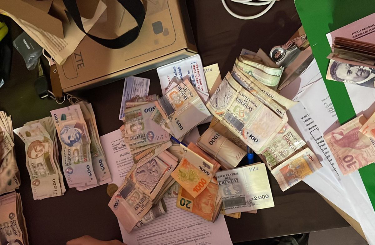 Foto cedida a Subrayado. Dinero incautado durante uno de los allanamientos. Foto cedida a Subrayado. Dinero incautado durante uno de los allanamientos.